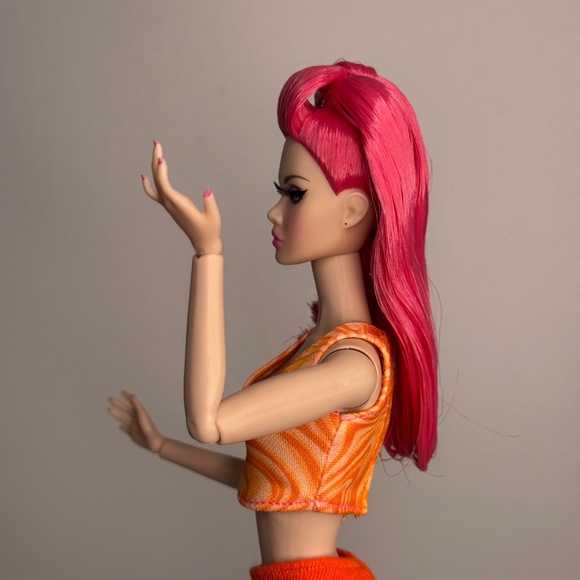 Integrity Toys Poppy Parker Glamour Pink W Club FR Fashion Doll IT Jointed - Picture 5 of 14